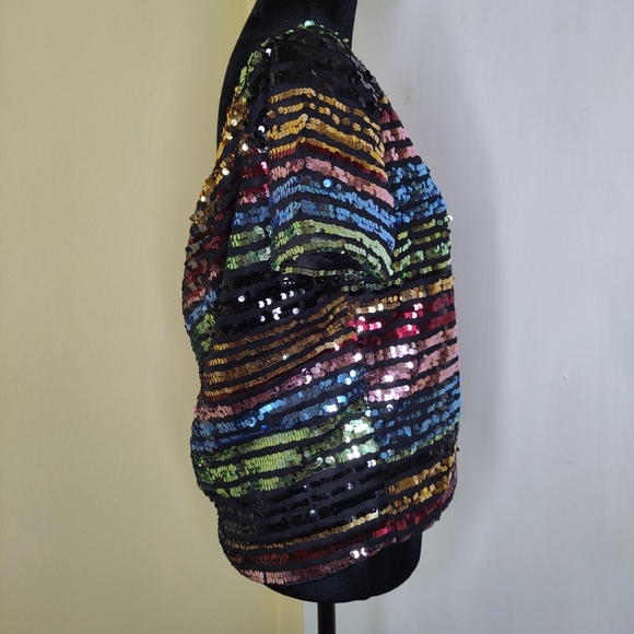 Fun off- the shoulder sequence top - Picture 2 of 4